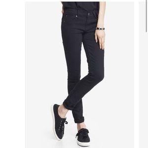EXPRESS black mid rise jean legging. NWT. Size 4R