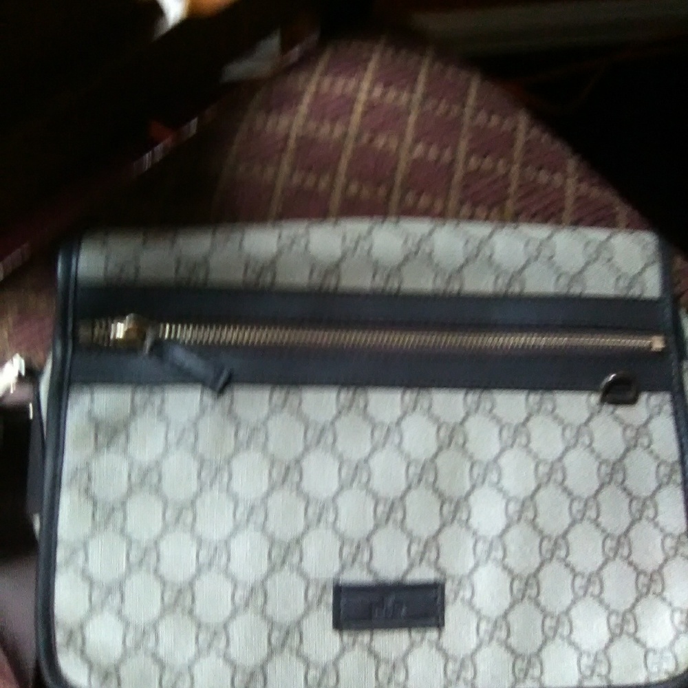 Handbag - Picture 3 of 5