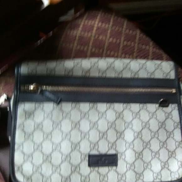 Handbag - Picture 3 of 5
