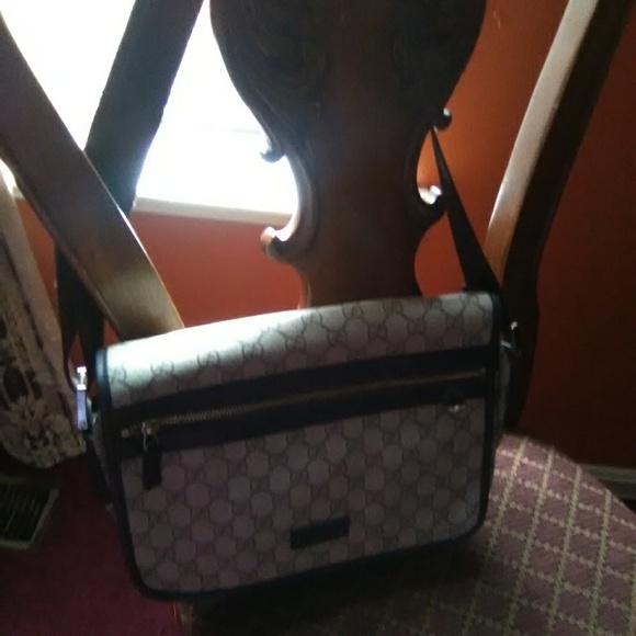 Handbag - Picture 4 of 5