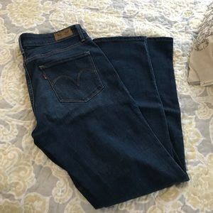 Size 10 Levi mid rise skinny jeans