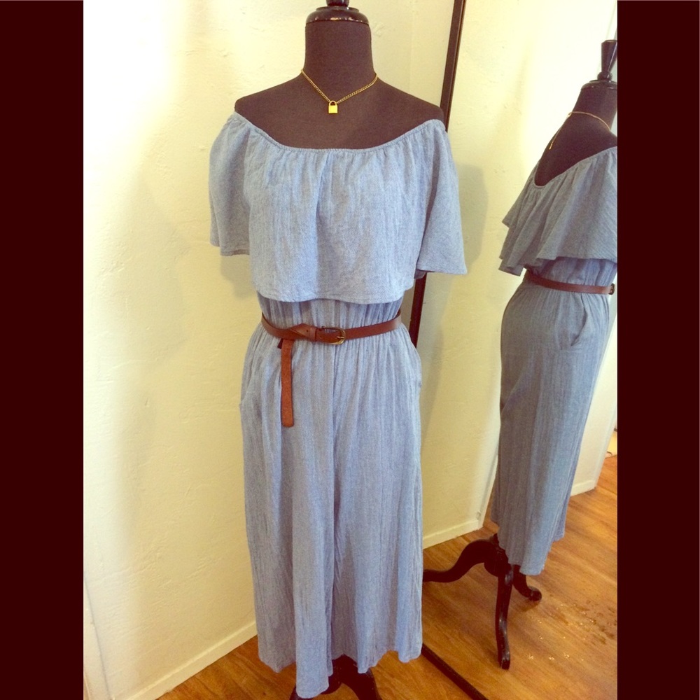Off the shoulder jumper with pockets!