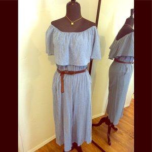 Off the shoulder jumper with pockets!