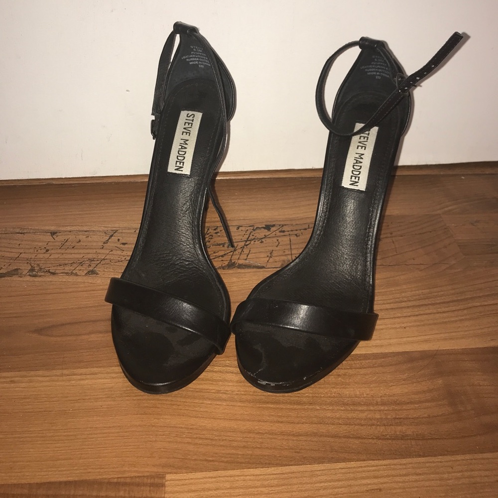 Black Steven madden strappy sandals
