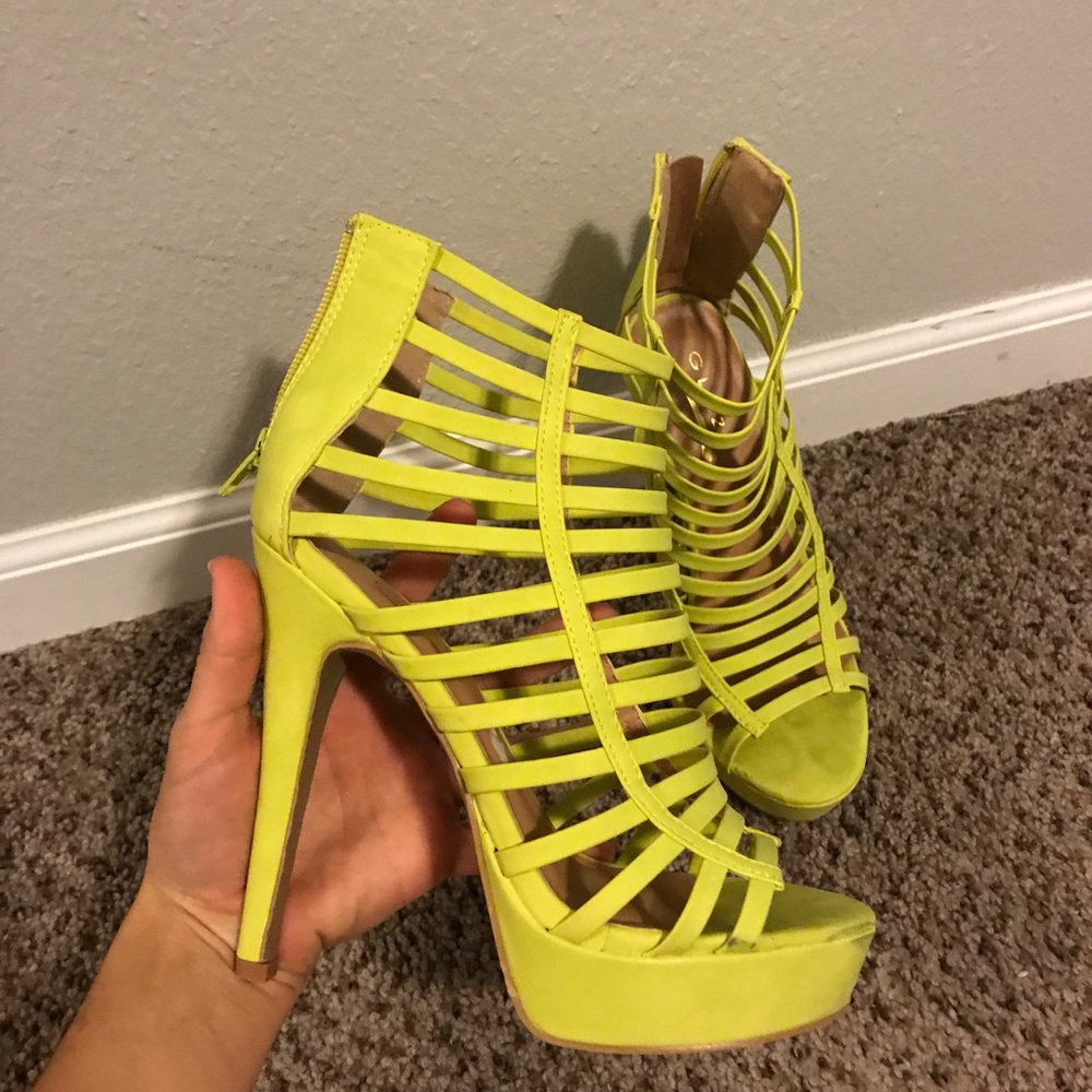 Green Strapy high heels!