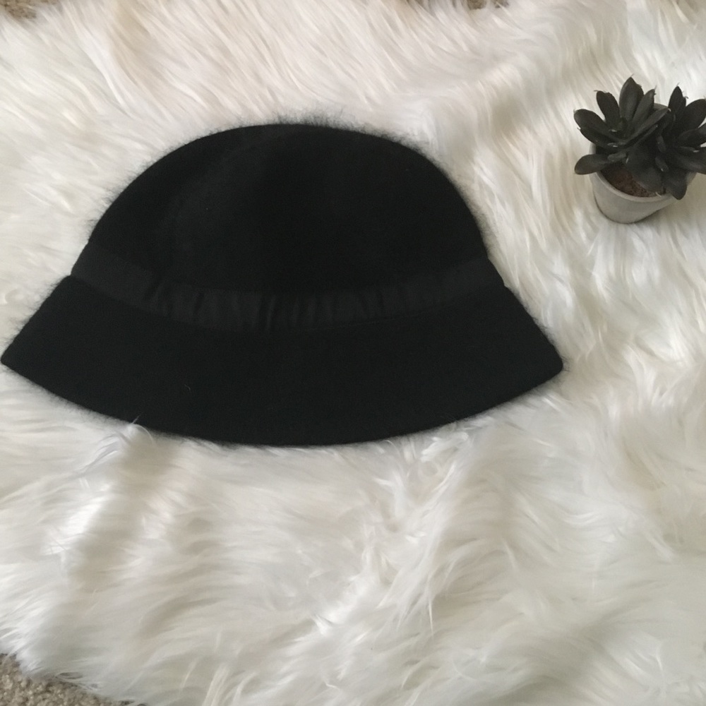 GAP black winter hat