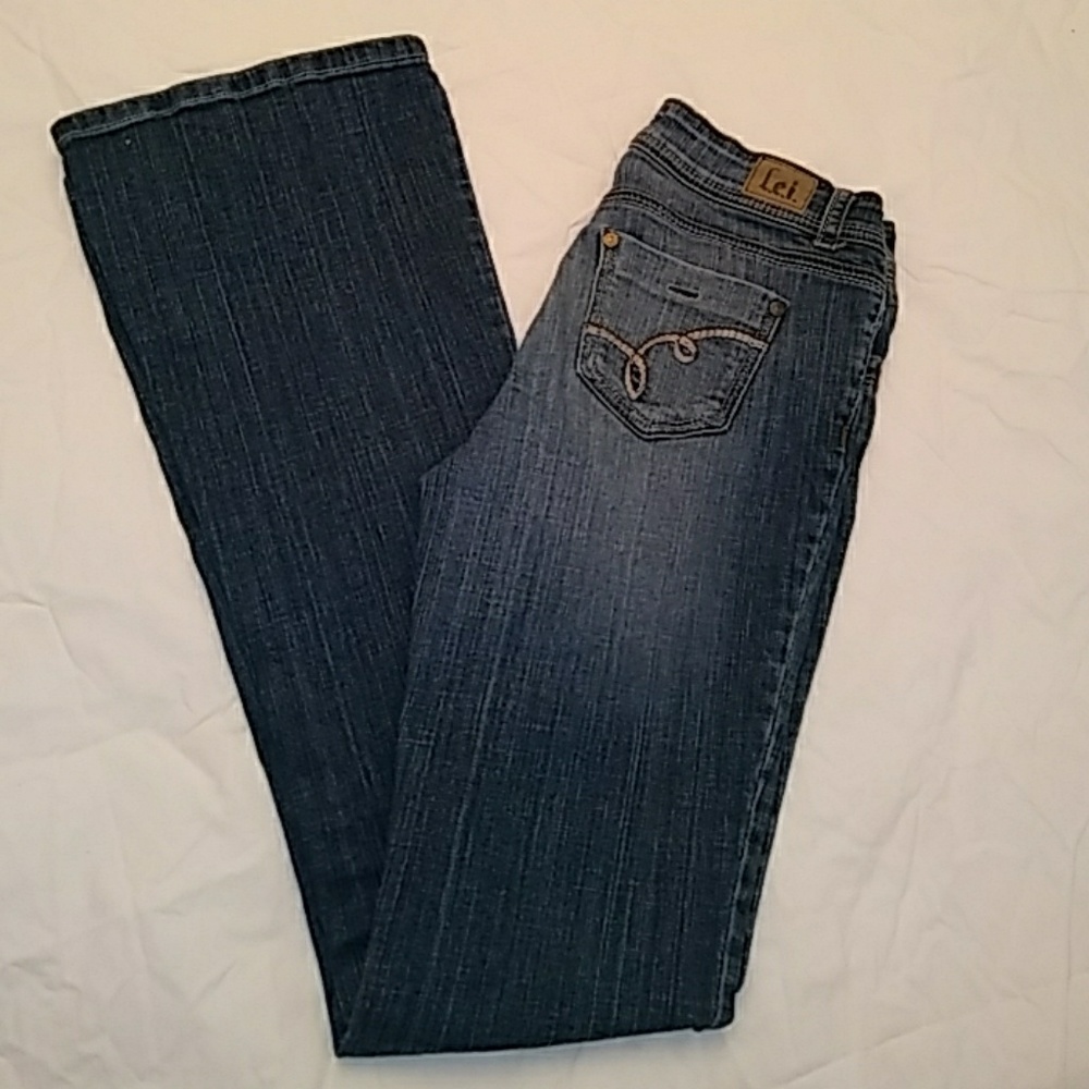 Lei Sofia Hiphugger Flare jeans