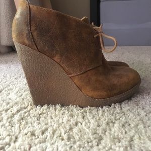 Heeled booties with laces
