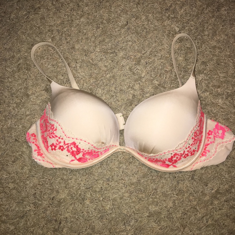 Victoria’s Secret bra size 38C