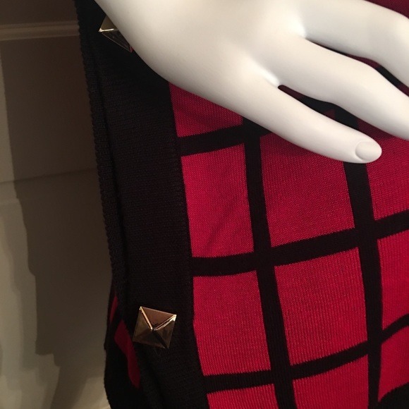 Poncho - Picture 2 of 4