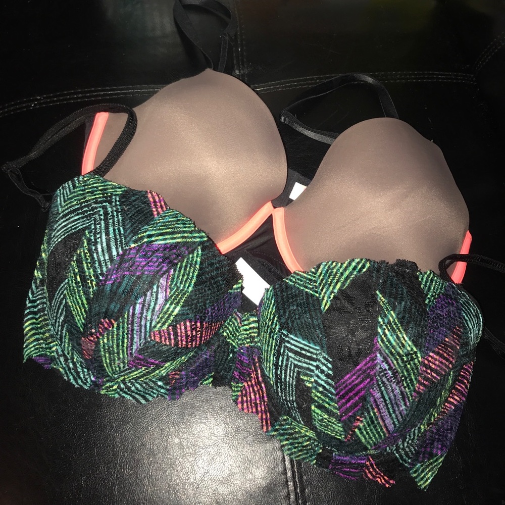 (2) VS PINK Bras