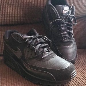 Size 6y Nike air max