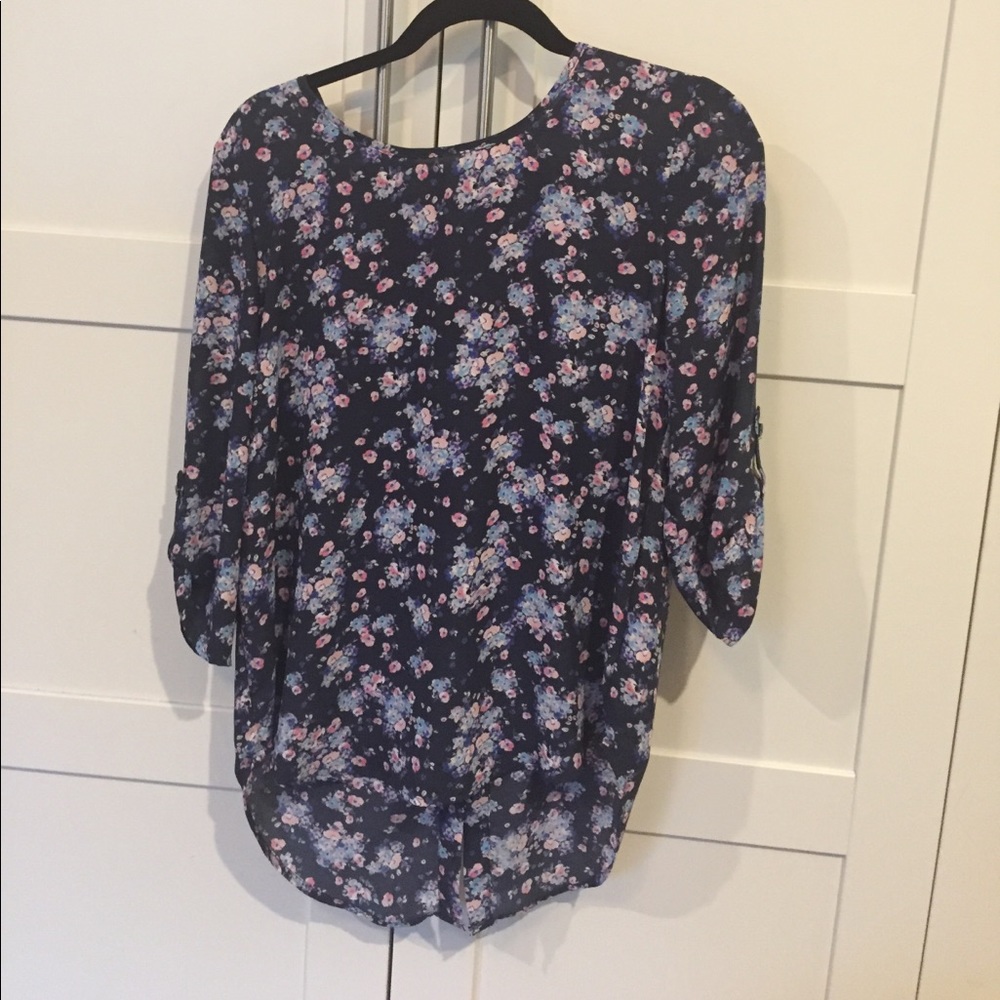 Dress shirt with slit in back