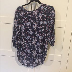 Dress shirt with slit in back