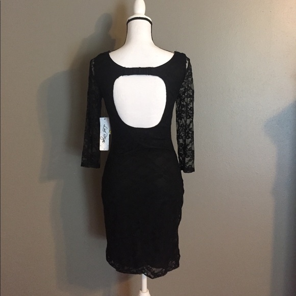 Lace Cocktail Dress - Picture 2 of 3