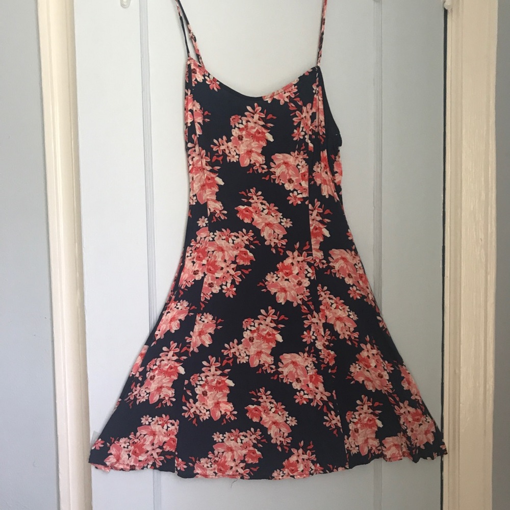 HP🎉Navy floral dress