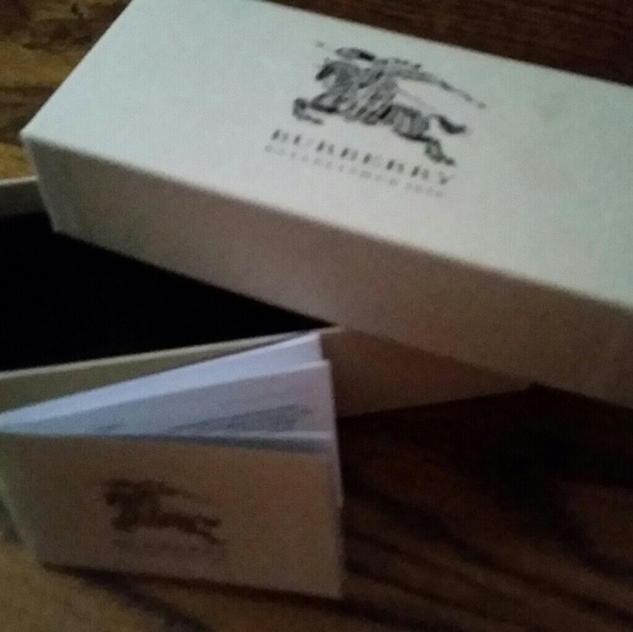 Burberry Eyeglass Box-certificate of authenticity - Picture 2 of 7