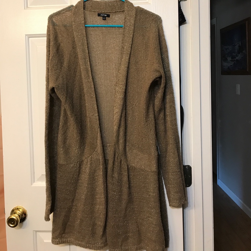 Beautiful Brown shimmering Apt 9 cardigan