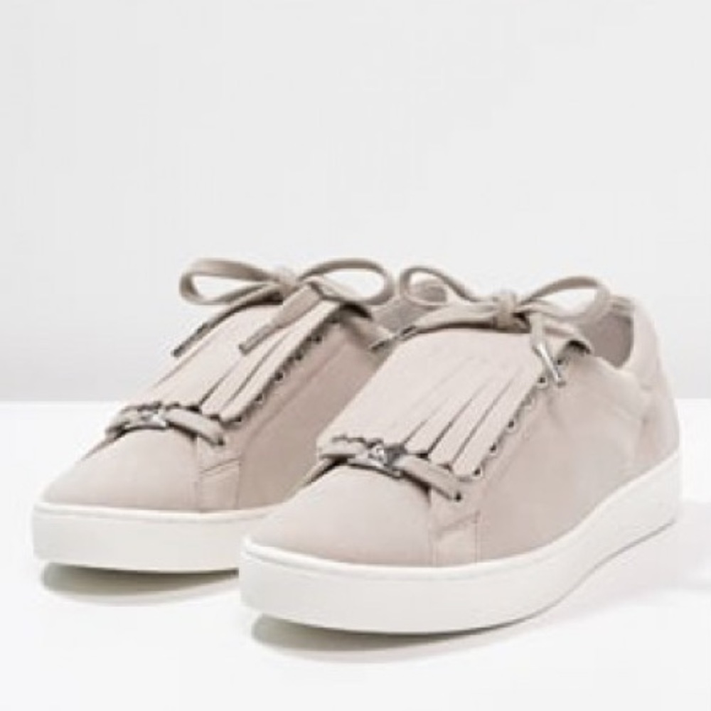 Hard to find Michael Kors suede shoes in sz 7.5