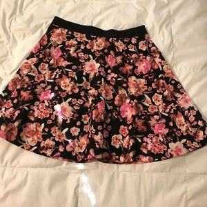 Floral mini skirt