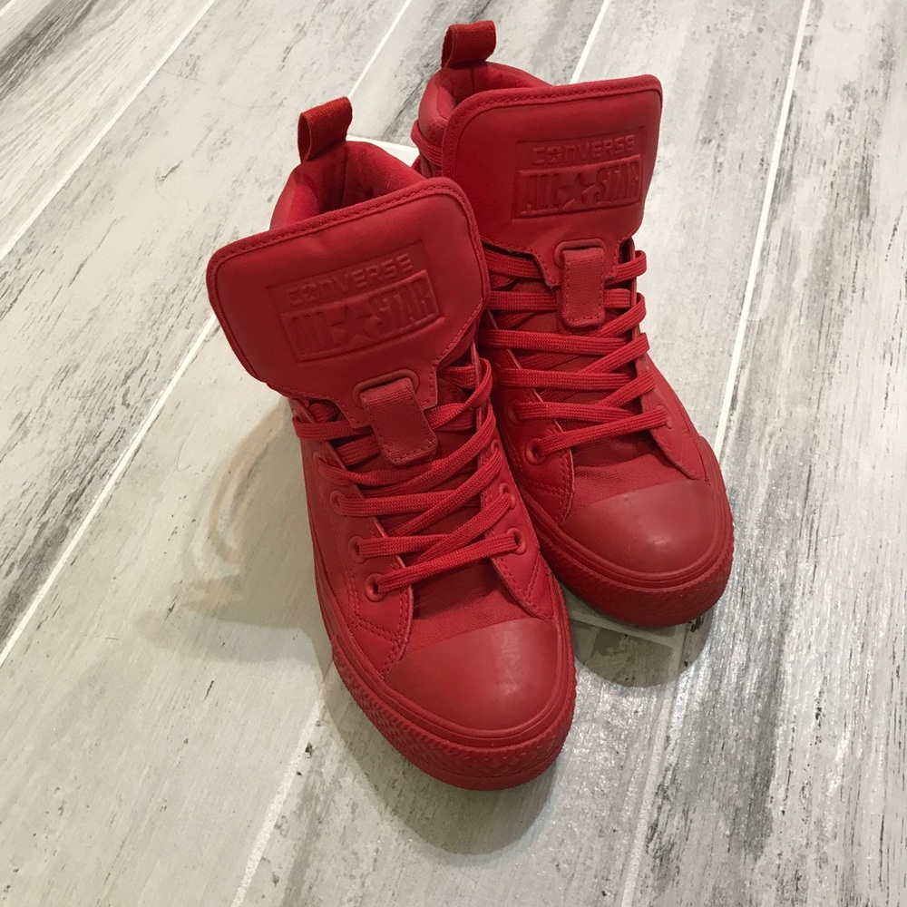 Red converse sneaker