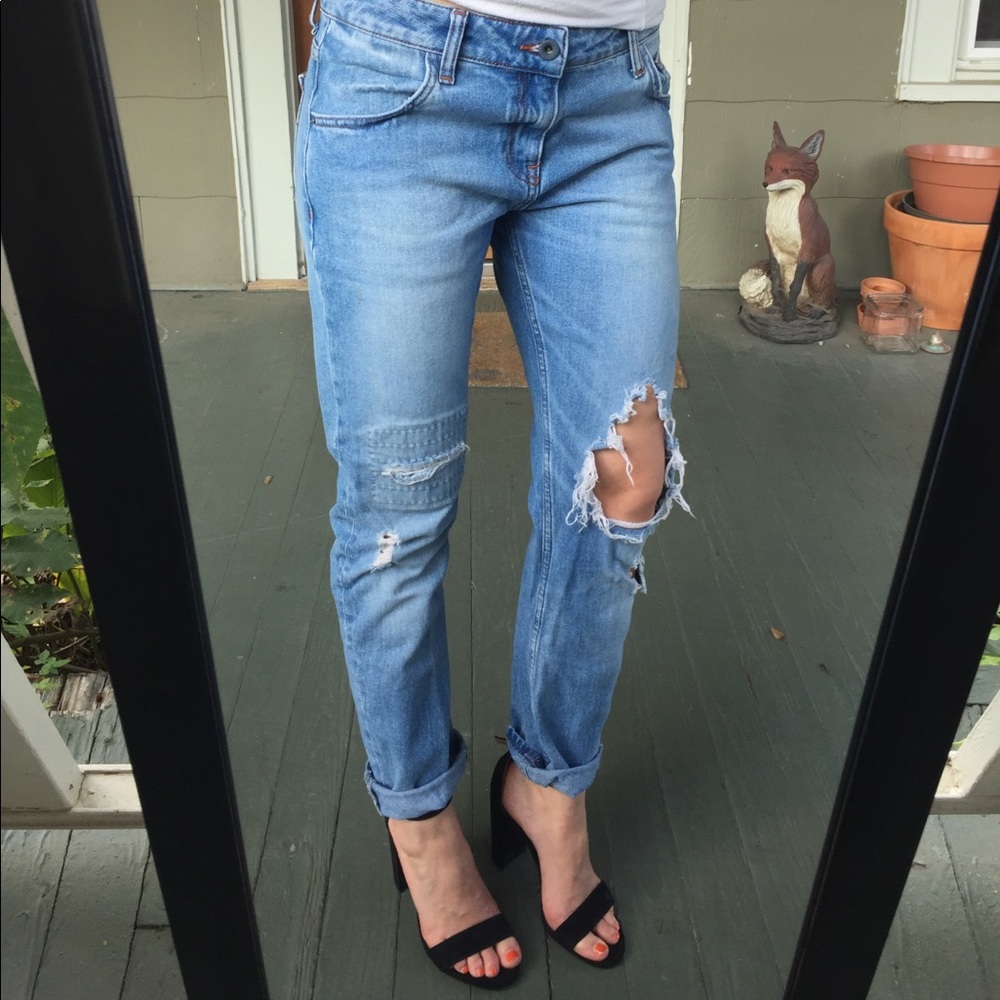 Zara Distressed Boyfriend Jean