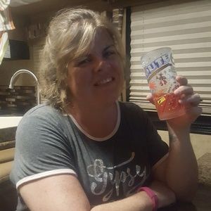 Meet your Posher, Traci