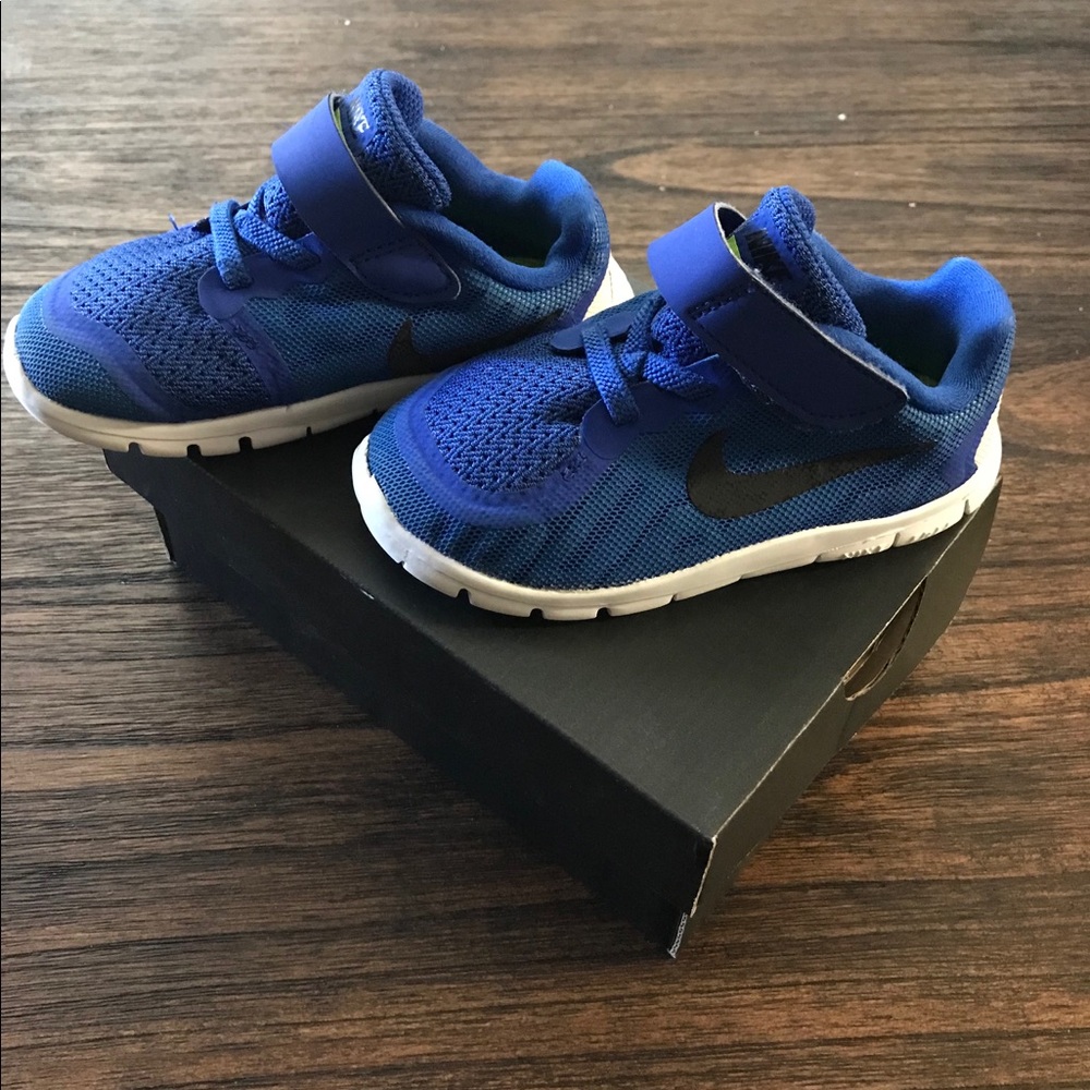 Blue nike shoes