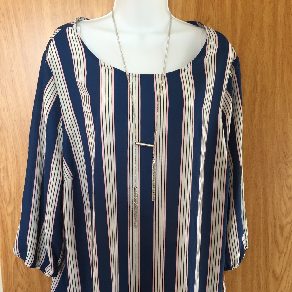 NWT Woman's Size 1X Long sleeve Thin Blouse