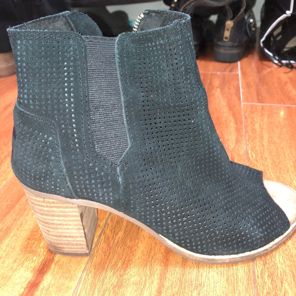 Toms black bootie