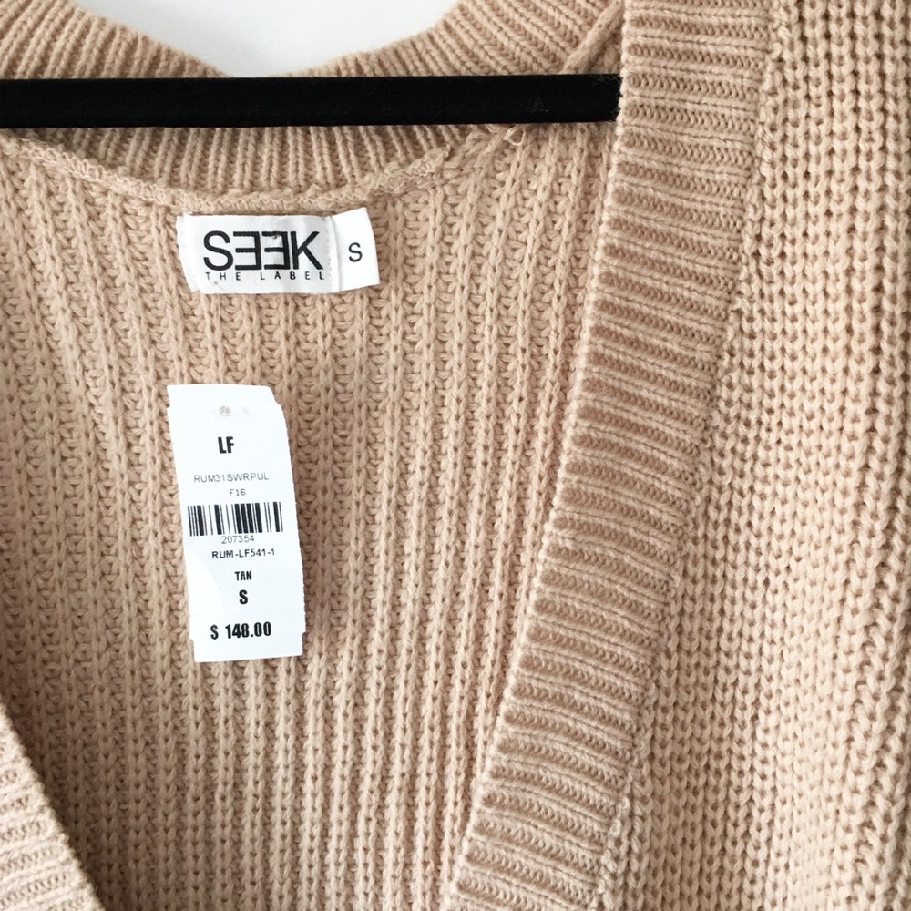 BNWT peach deep vneck sweater - Picture 2 of 3