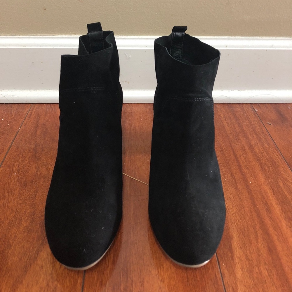 Steve Madden black booties