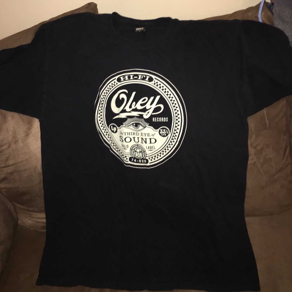 Obey t shirt
