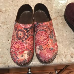 Floral/medallion Sanita clogs