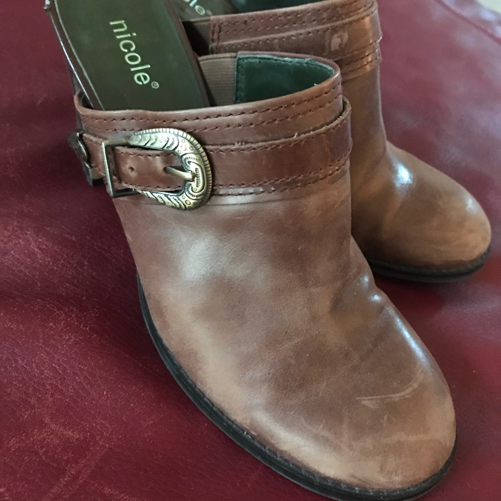 Nicole mule slides