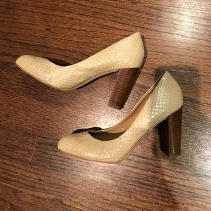 Ann Taylor pumps