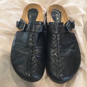 Sofft black leather clog slip on sz 9