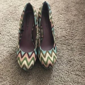 Madden girl chevron pumps