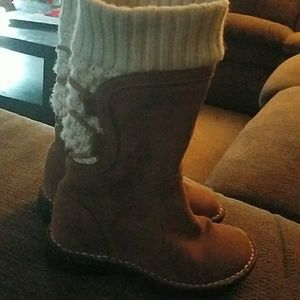 Youth 11 ugg boots
