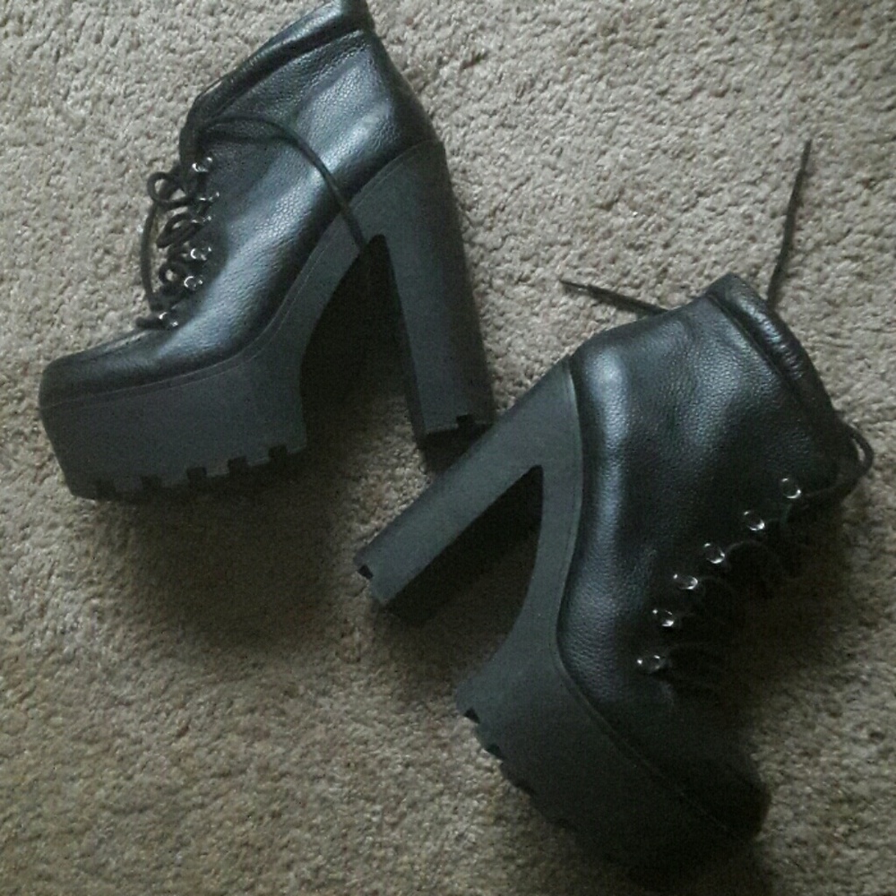Steve Madden Boots