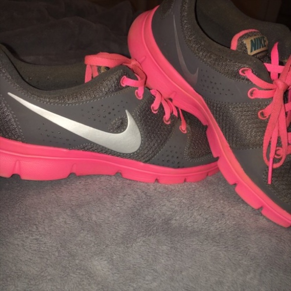 (SOLD) Nike Flex Experience Rn Pink Sneakers