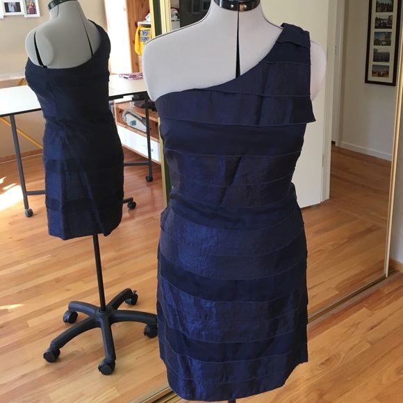 BOGO Beautiful Navy Blue One Shoulder Cocktail Dress  8 - Picture 1 of 4