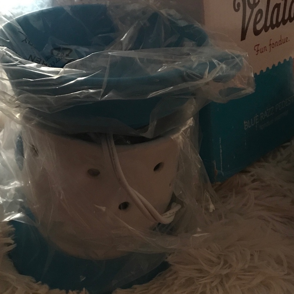 Velata RARE fun fondue warmer scentsy