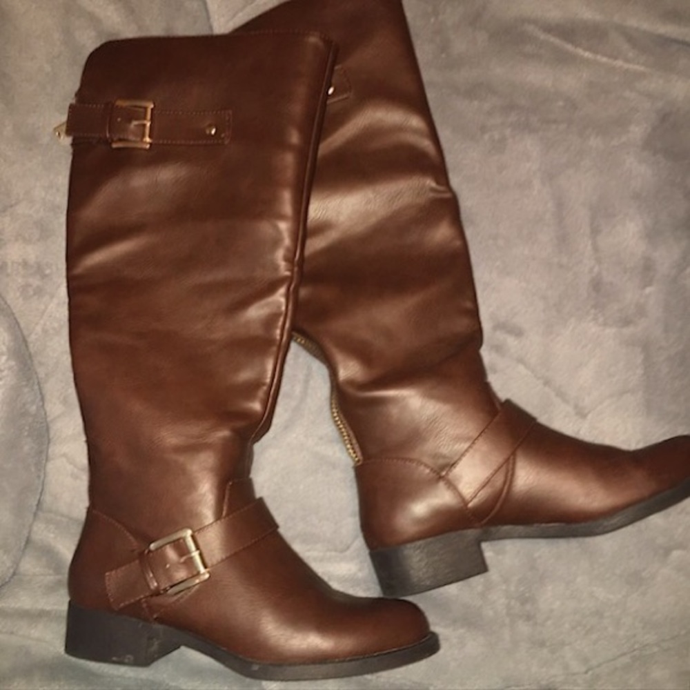 (SOLD) F21 Tall Brown Boots