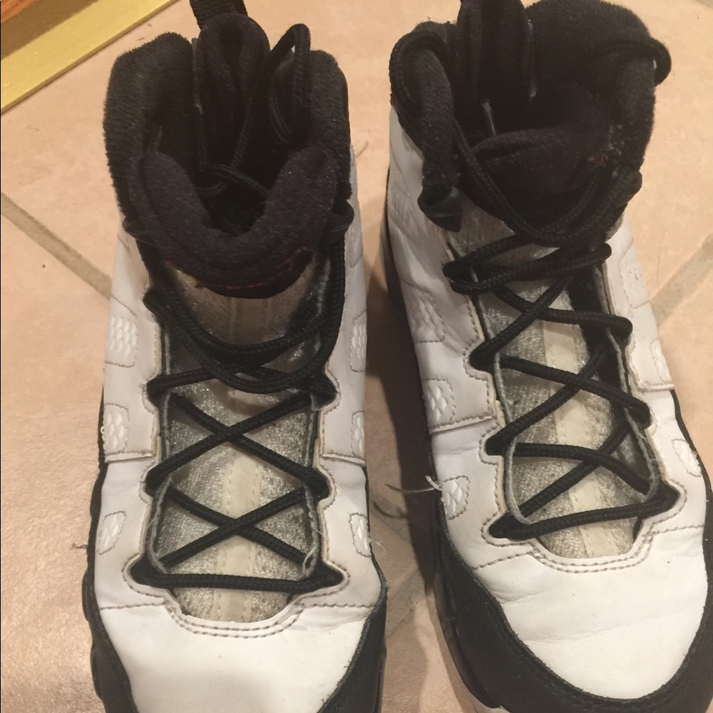 Boys Jordan’s sneakers