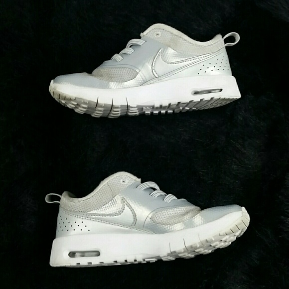 Nike Other - Nike Metallic Silver Slip on Elastic lace sneakers