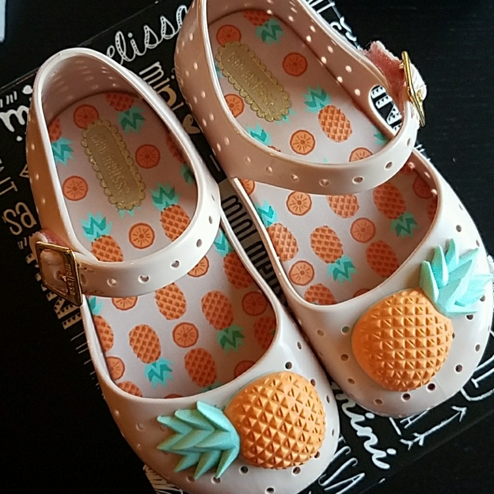 Mini Melissa Pineapple Furadinha
