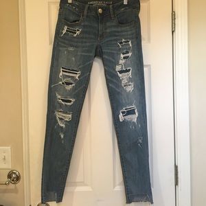 NWOT American Eagle ripped jeans