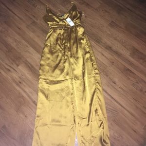 Fashion nova jumpsuit. NEVER WORN