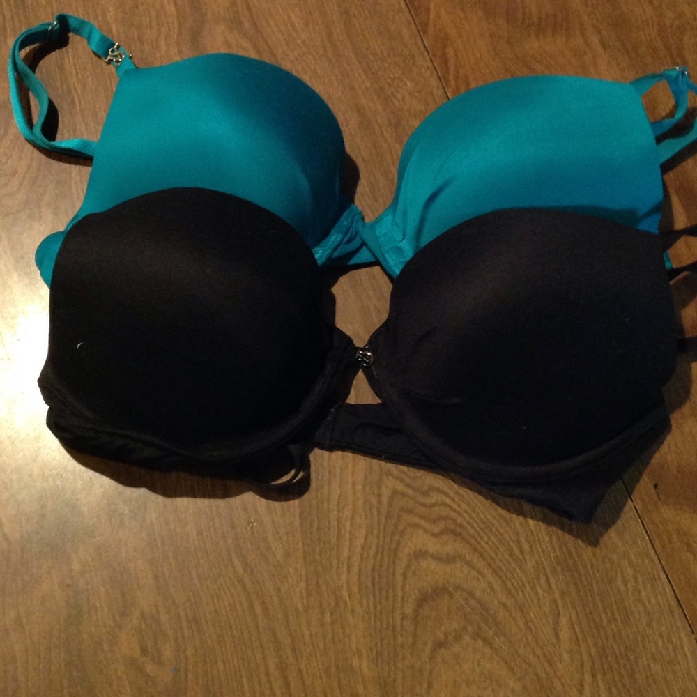 Victoria's Secret 32C bras